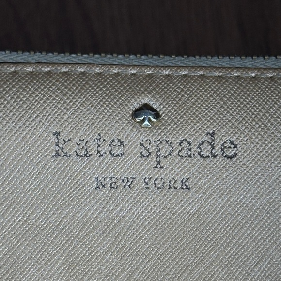🔥🔥🔥Kate Spade Rose Gold Zip Wallet🔥🔥🔥 ***READ DESCRIPTION*** - Picture 2 of 16